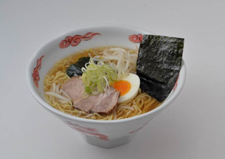 手作りチャーシューとワカメのラーメン
