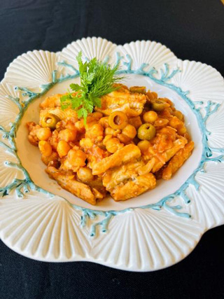 アナゴとひよこ豆のトマト煮込み